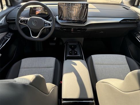 New 2025 Volkswagen ID.4 Pro image 25