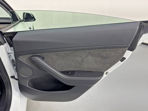 Used 2023 Tesla Model 3 Standard Range image 44