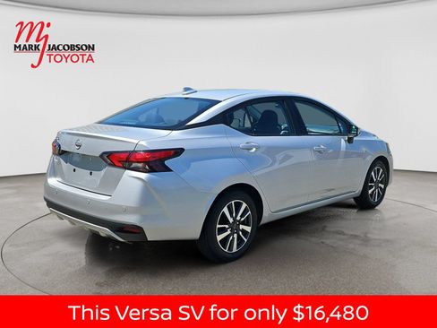 Used 2025 Nissan Versa SV FWD image 9
