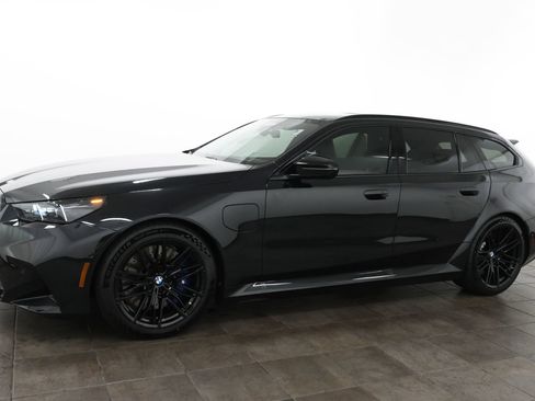 New 2026 BMW M5 Touring w/ M Driver's Package AWD/4WD image 3