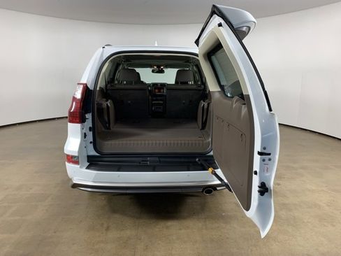 Used 2019 Lexus GX 460 image 13