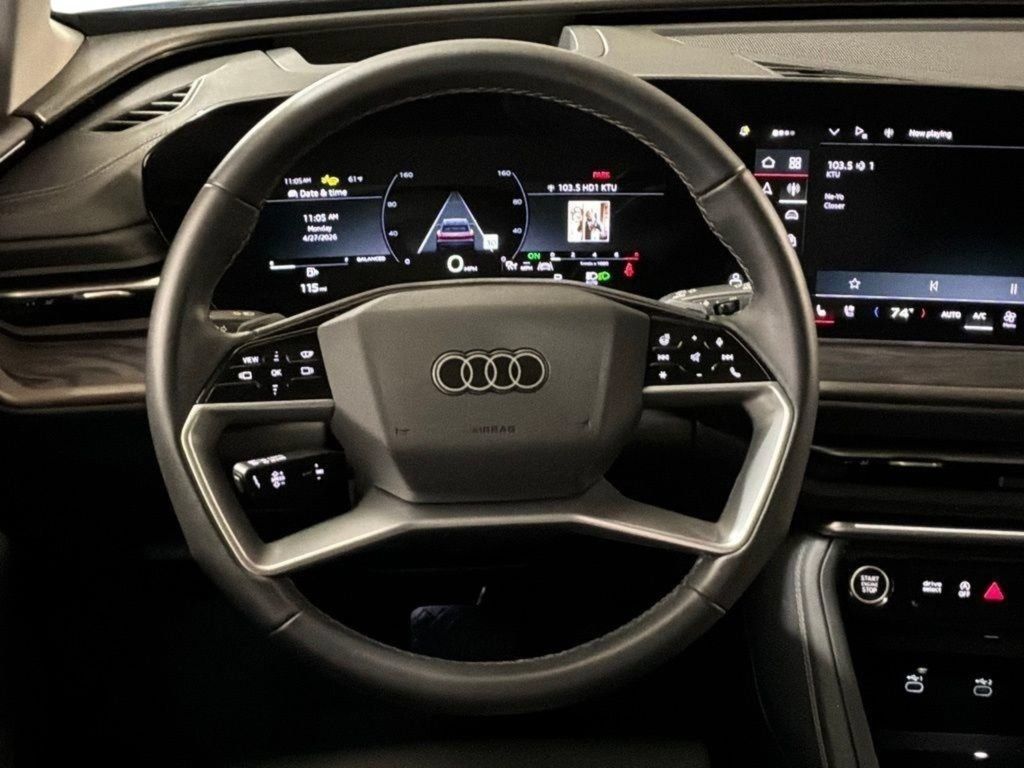 Used 2025 Audi Q5 Premium Plus w/ Premium Plus AWD/4WD image 10