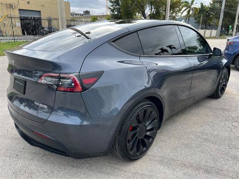 Used 2022 Tesla Model Y Performance image 7
