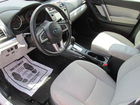 Used 2017 Subaru Forester 2.5i Premium w/ Protection Package #1 AWD/4WD image 9