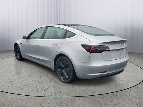 Used 2018 Tesla Model 3 image 3