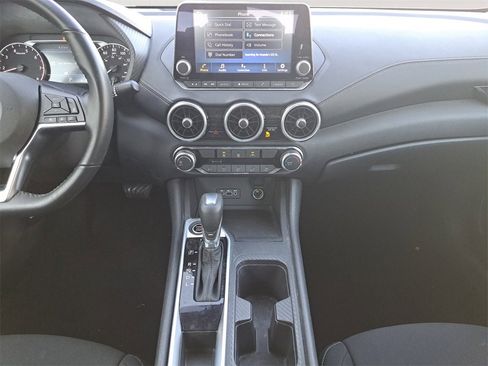 Used 2023 Nissan Sentra SV image 3