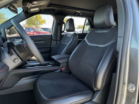 Certified 2025 Ford Explorer ST image 26