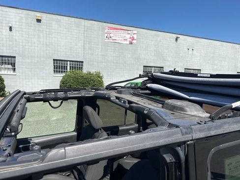 Used 2019 Jeep Wrangler Unlimited Sport S image 12