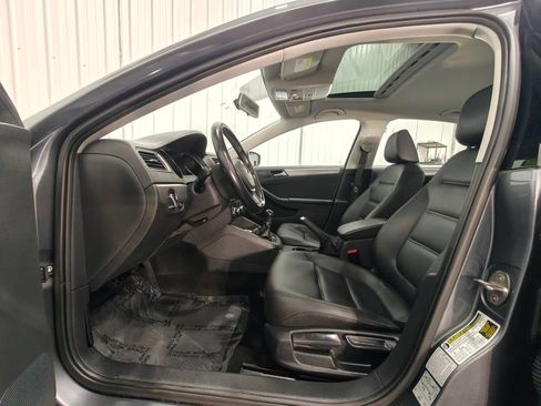Used 2017 Volkswagen Jetta SE FWD image 22