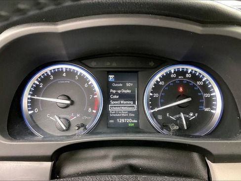 Used 2017 Toyota Highlander XLE image 25