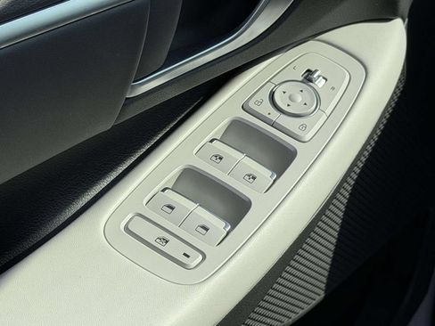 Certified 2025 Hyundai Sonata SEL AWD/4WD image 16