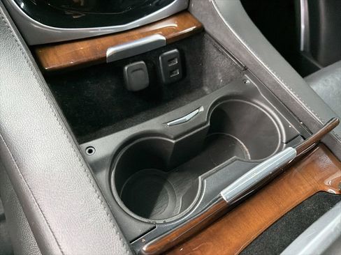 Used 2020 Cadillac Escalade 2WD image 23