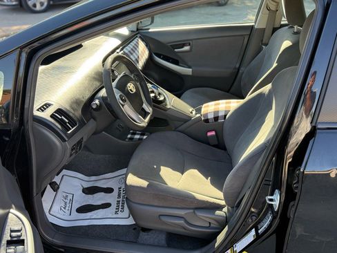 Used 2011 Toyota Prius Three image 5