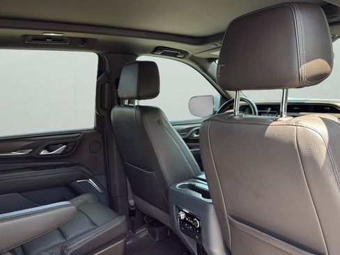 Used 2021 GMC Yukon Denali w/ Denali Premium Package AWD/4WD image 28