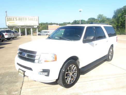 Used 2017 Ford Expedition EL XLT w/ Equipment Group 202A RWD image 2