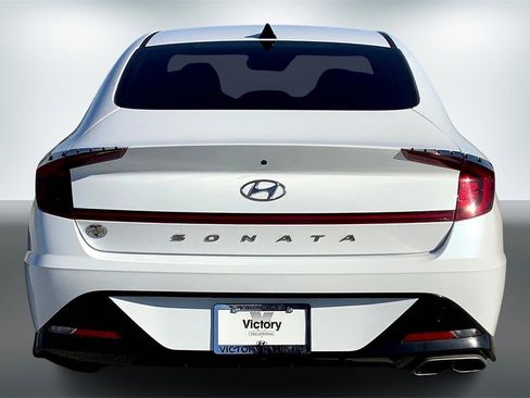 Used 2023 Hyundai Sonata SEL w/ Preferred Accessory Package image 6