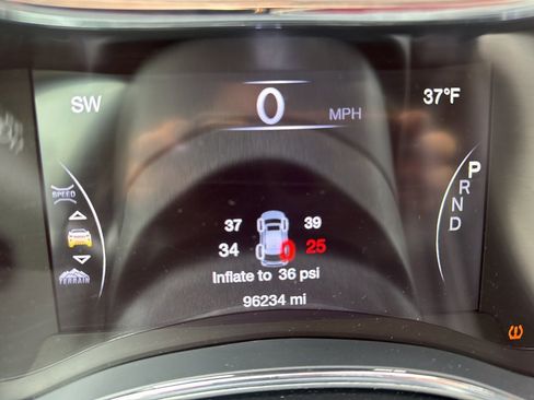 Used 2018 Jeep Grand Cherokee Limited image 7