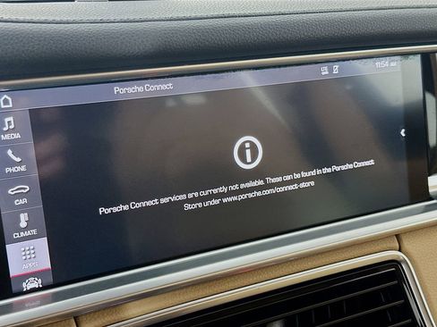 Used 2018 Porsche Panamera 4 image 15