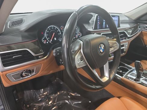 Used 2018 BMW 740i RWD image 26