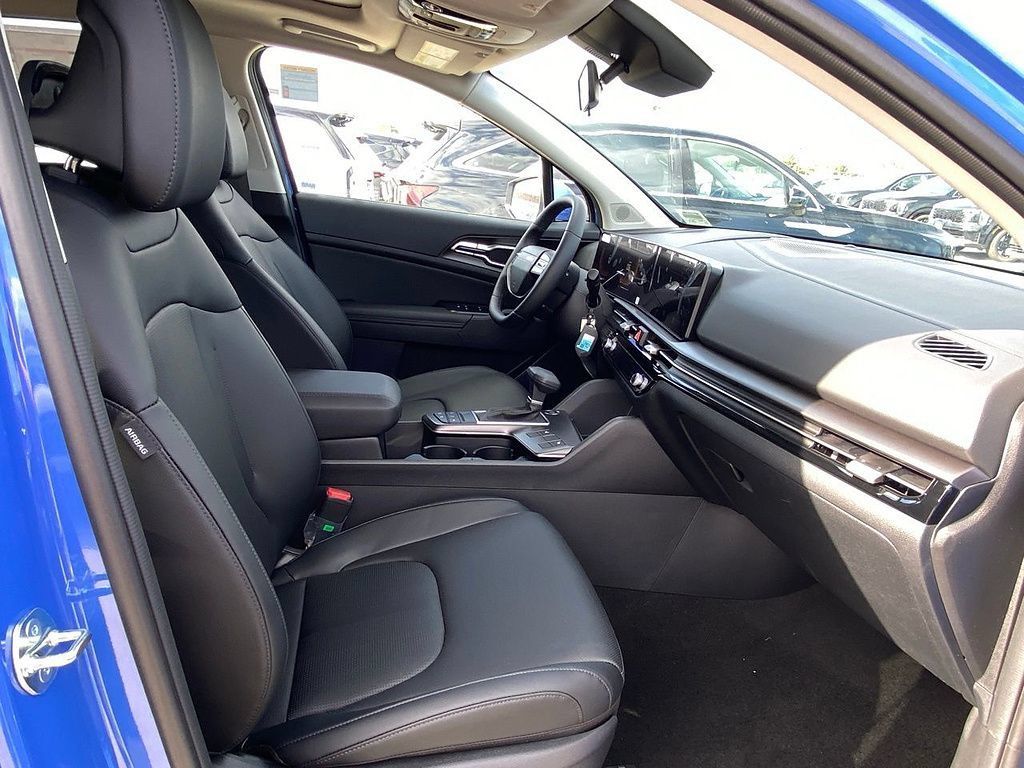 New 2026 Kia Sportage EX w/ EX Panorama Roof Package FWD image 25