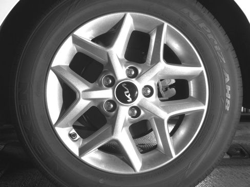 Used 2025 Kia Soul LX w/ LX Technology Package FWD image 14