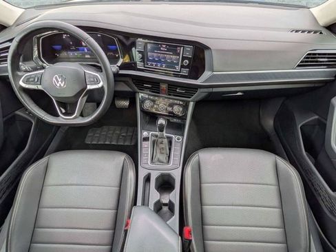 Used 2024 Volkswagen Jetta SE FWD image 14