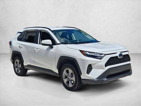 Used 2024 Toyota RAV4 XLE AWD/4WD image 3