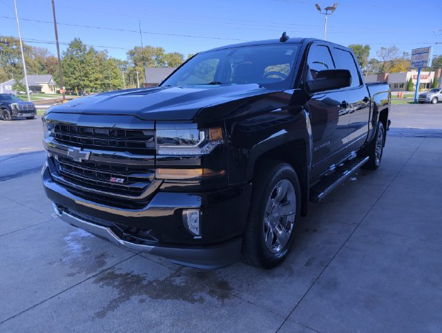 Used 2018 Chevrolet Silverado 1500 LT w/ All Star Edition AWD/4WD image 4