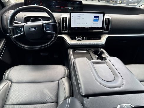Used 2025 Ford Expedition Max Platinum AWD/4WD image 23