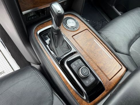 Used 2024 Nissan Armada SL w/ Captain's Chairs Package RWD image 18