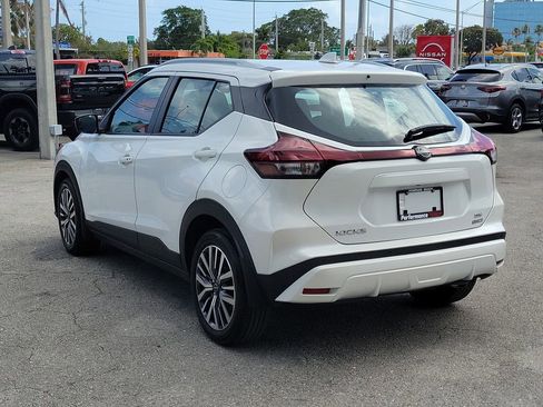 Used 2023 Nissan Kicks SV image 7