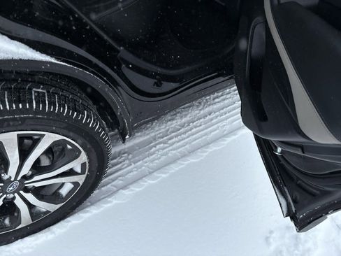 Used 2023 Subaru Forester Limited image 8