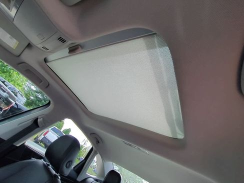 Used 2019 Volkswagen Jetta SE FWD image 19