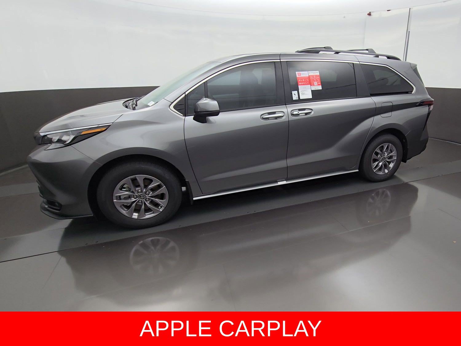 New 2026 Toyota Sienna XLE FWD image 5
