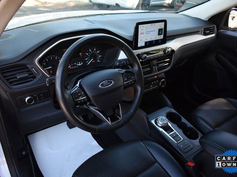 Used 2022 Ford Escape SE w/ Cold Weather Package image 17