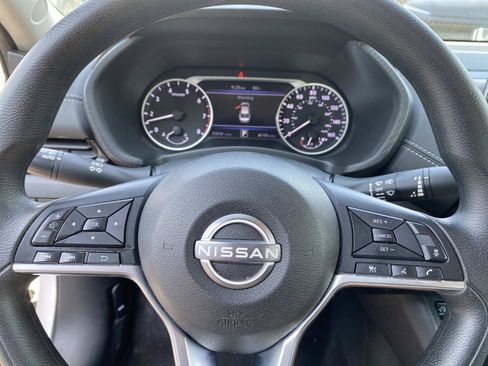 Used 2024 Nissan Sentra SV FWD image 15