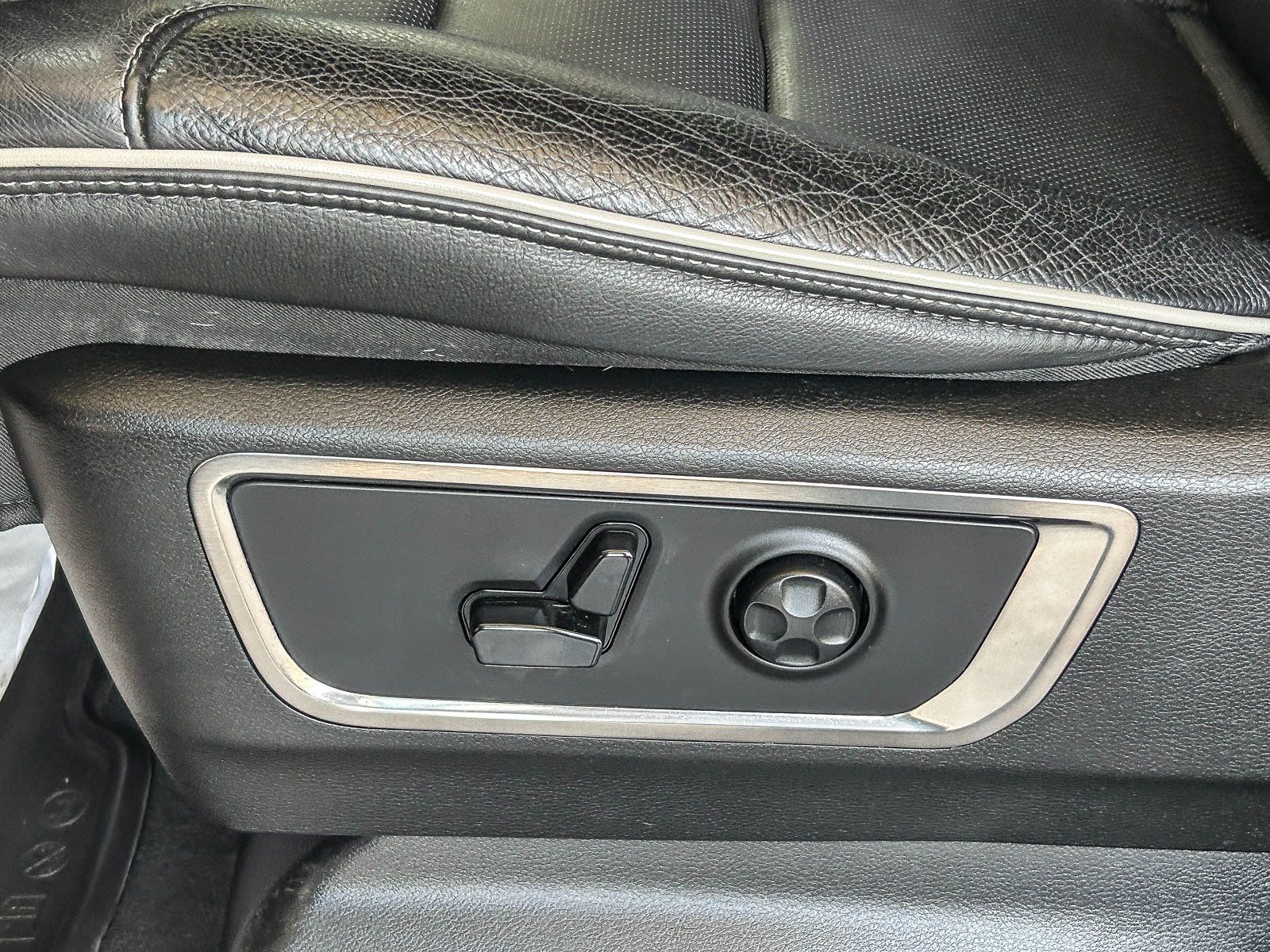 Used 2019 RAM 1500 Limited AWD/4WD image 22