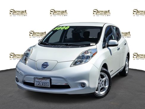 Used 2013 Nissan Leaf SV w/ LED & Quick Charge Pkg FWD image 1