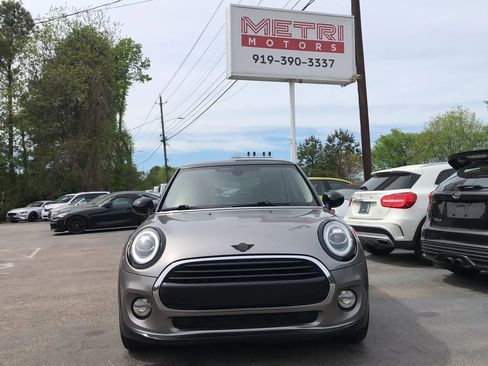 Used 2019 MINI Cooper 2-Door Hardtop image 5