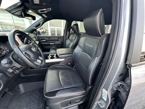 Used 2019 RAM 3500 Laramie image 31