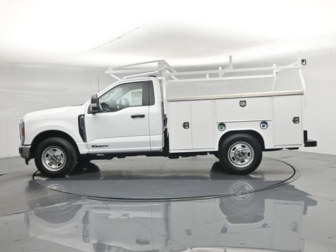 New 2025 Ford F350 XL w/ XL Chrome Package RWD image 30