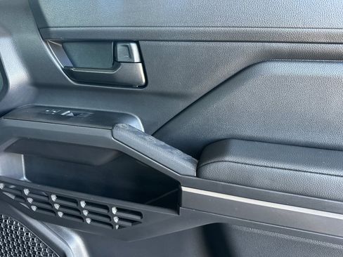 Certified 2025 Toyota Tacoma SR5 image 20