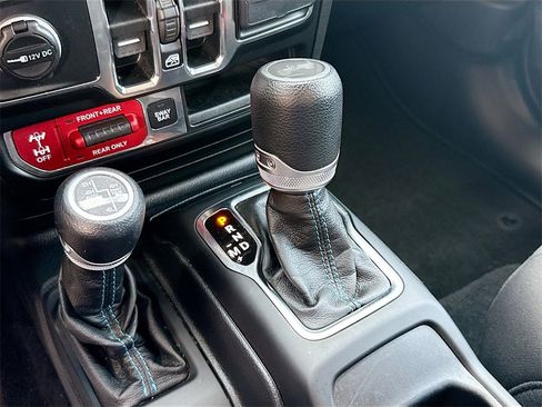 Used 2021 Jeep Wrangler Unlimited Rubicon 4xe w/ Cold Weather Group image 17