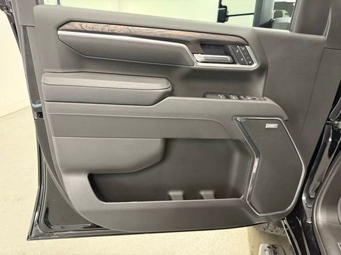 New 2025 GMC Sierra 2500 SLT image 13