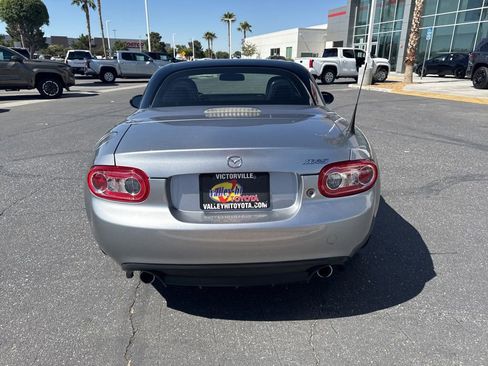 Used 2015 MAZDA MX-5 Miata Club RWD image 6