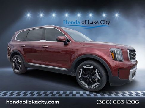 Used 2024 Kia Telluride S image 1