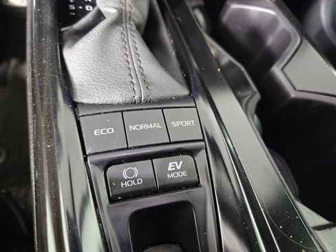Used 2025 Toyota Camry SE FWD image 25