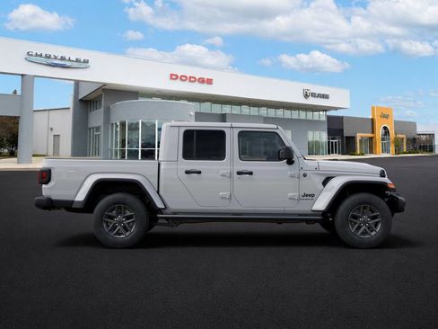 New 2026 Jeep Gladiator Sport AWD/4WD image 21