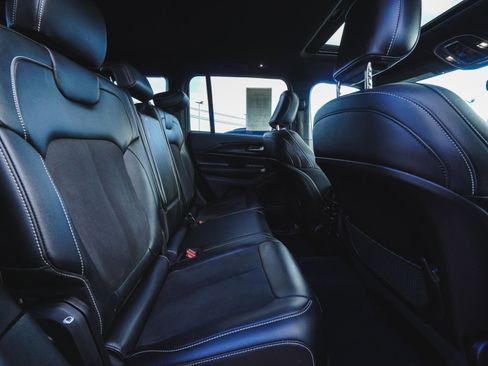 Used 2024 Jeep Grand Cherokee Altitude image 31