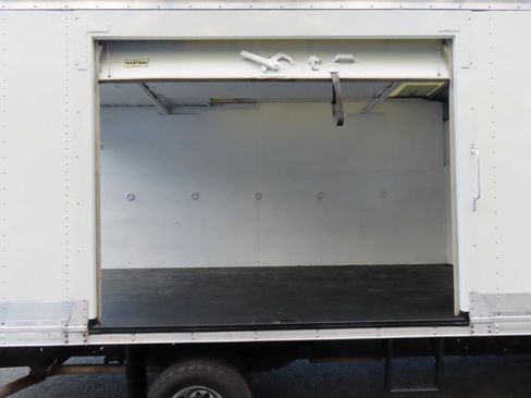 Used 2022 Chevrolet Express 3500 w/ Power Convenience Package RWD image 16
